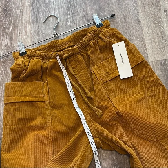 NWT urban outfitters kimchi blue corduroy‎ lowrise baggy pants - Picture 6 of 9